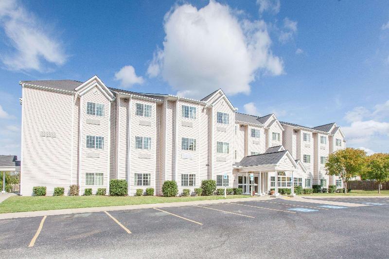 Microtel Inn By Wyndham Rogers