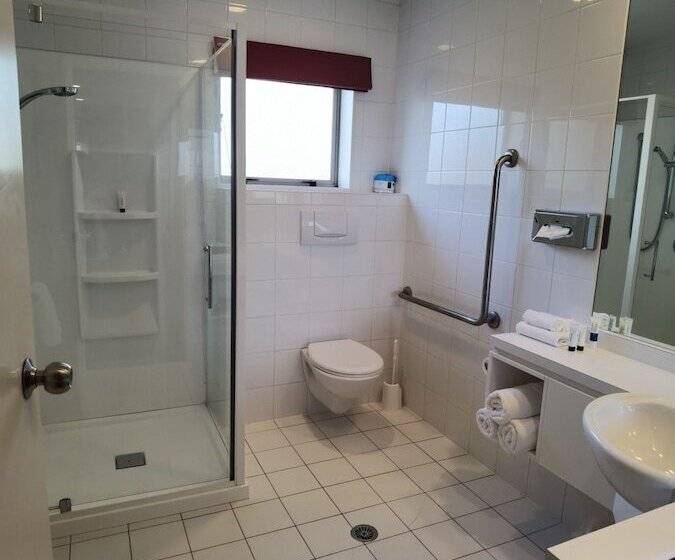 مُتل Cornwall Motor Lodge