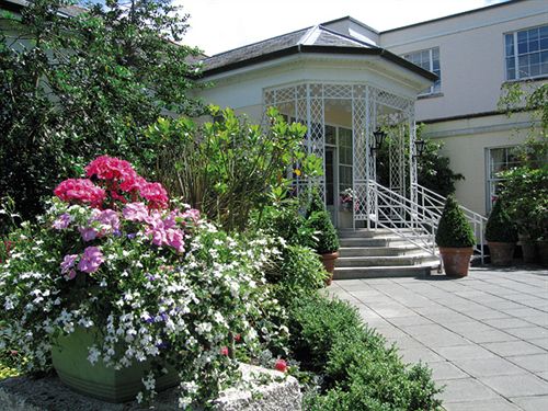 호텔 Nuremore & Country Golf Club