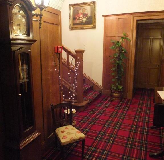 پانسیون Inverlea Guest House