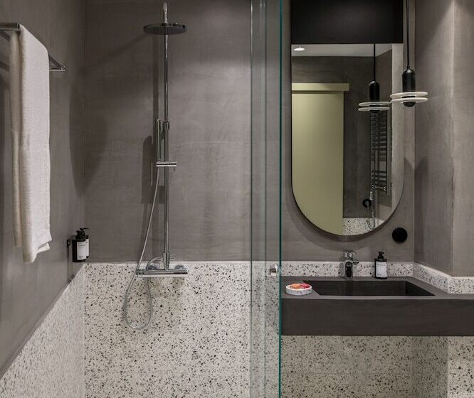 هتل 72 Ad Suites