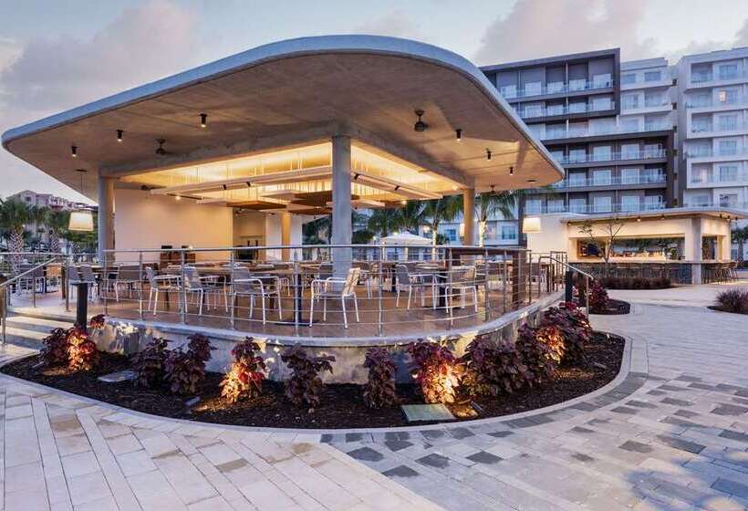 هتل Embassy Suites By Hilton Aruba Beach Resort