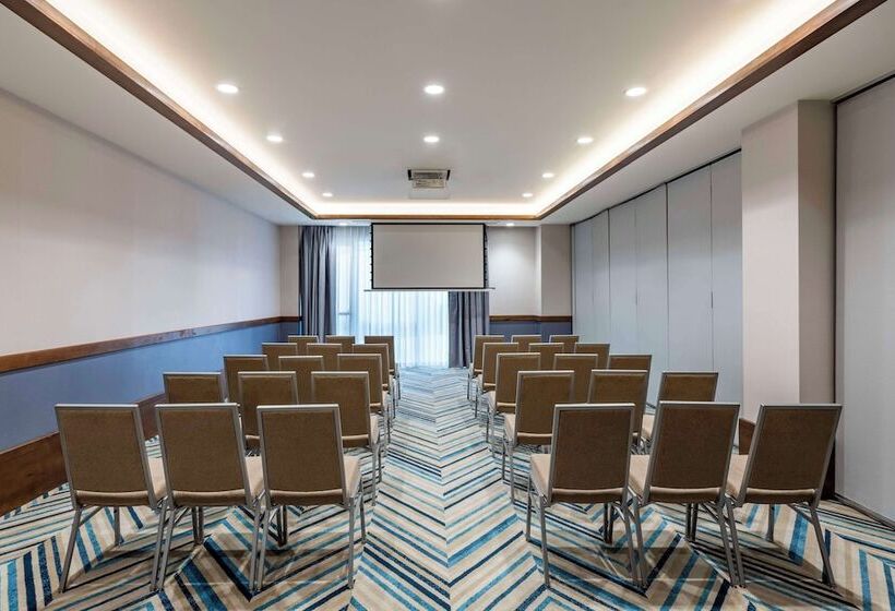 هتل Embassy Suites By Hilton Aruba Beach Resort