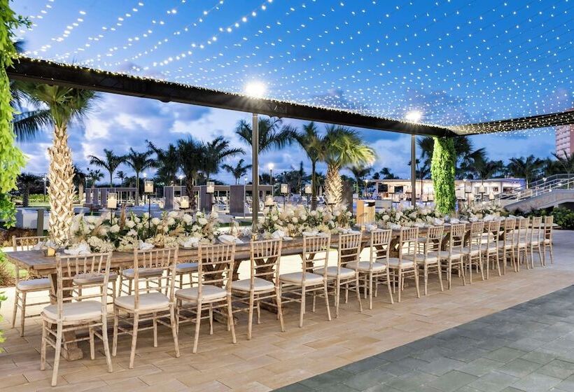 هتل Embassy Suites By Hilton Aruba Beach Resort