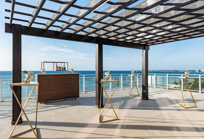 هتل Embassy Suites By Hilton Aruba Beach Resort