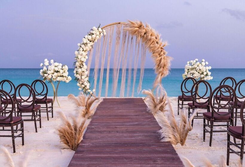 هتل Embassy Suites By Hilton Aruba Beach Resort