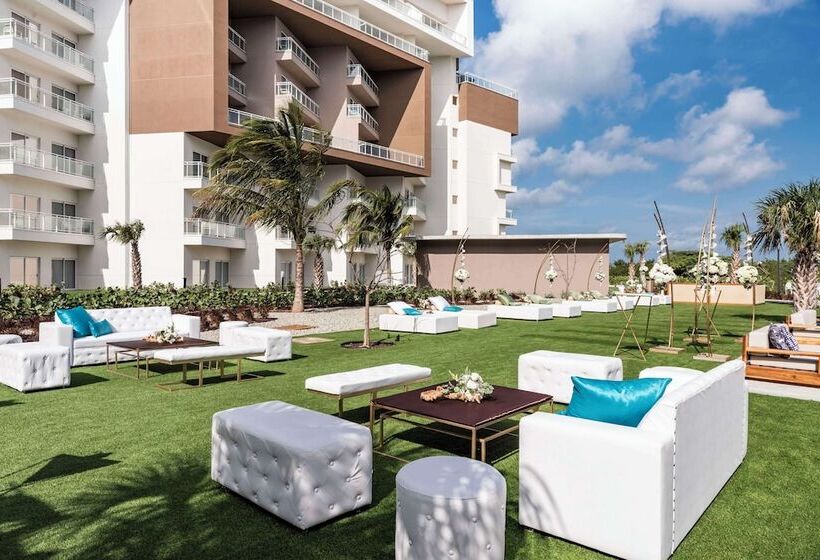 هتل Embassy Suites By Hilton Aruba Beach Resort