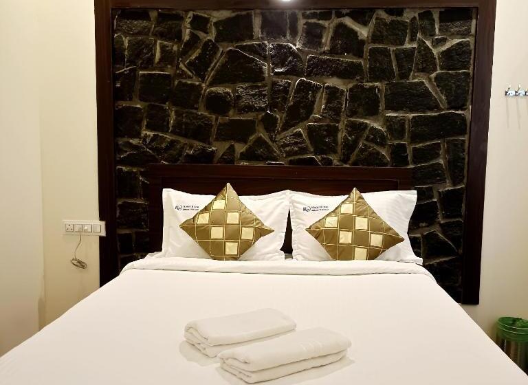هتل R Inn Yercaud