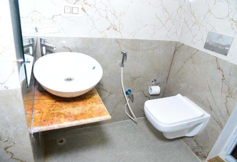 هتل R Inn Yercaud