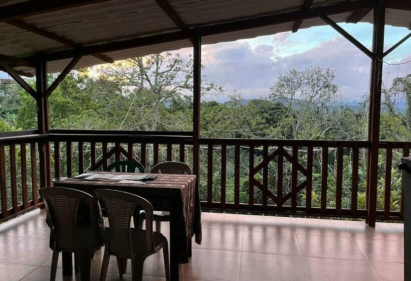 پانسیون Casa Waka Marú