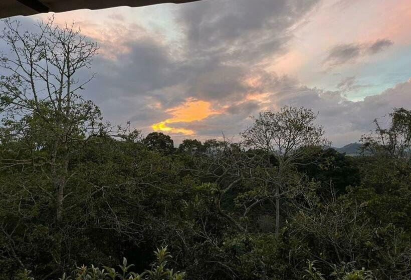 پانسیون Casa Waka Marú