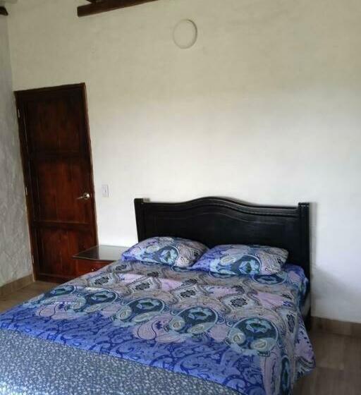 پانسیون Casa Waka Marú