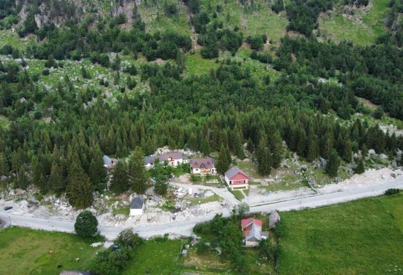 تختخواب و صبحانه Bujtina Arlindi