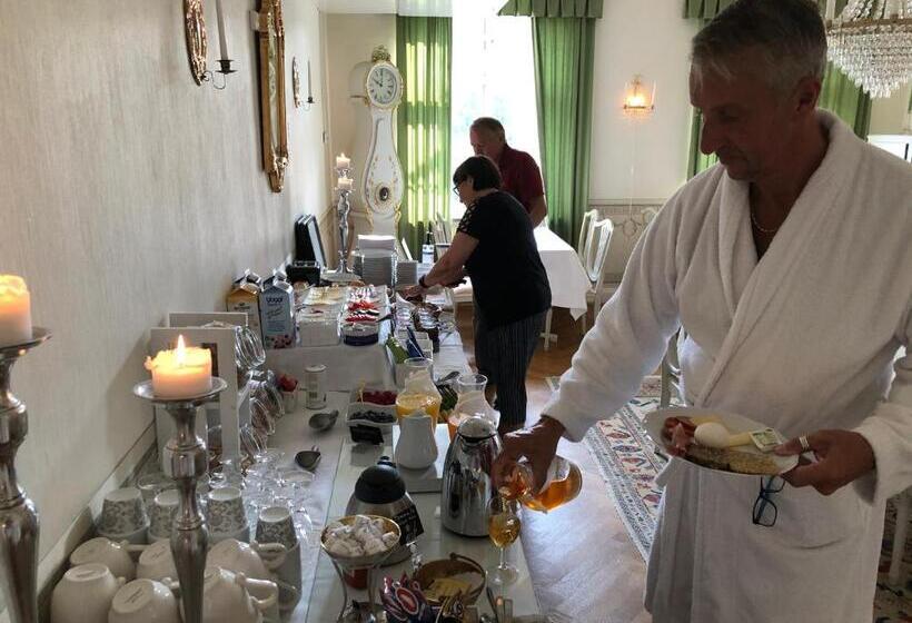 مبيت وإفطار Herrgårds Hotell Gyllene Hästen