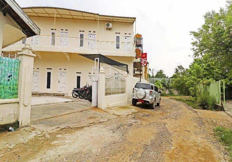 هتل Oyo 91129 D Ta Kost Syariah