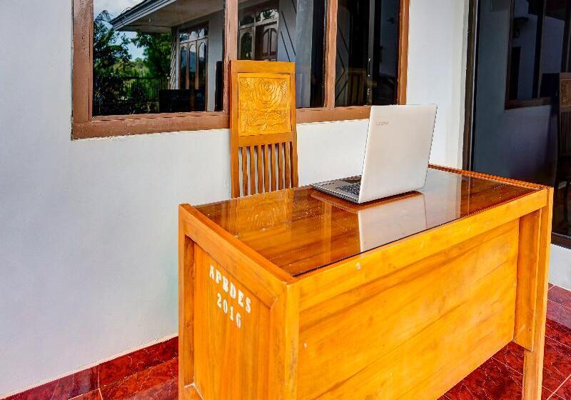 ホテル Oyo Homes 91132 Desa Wisata Kalipucang