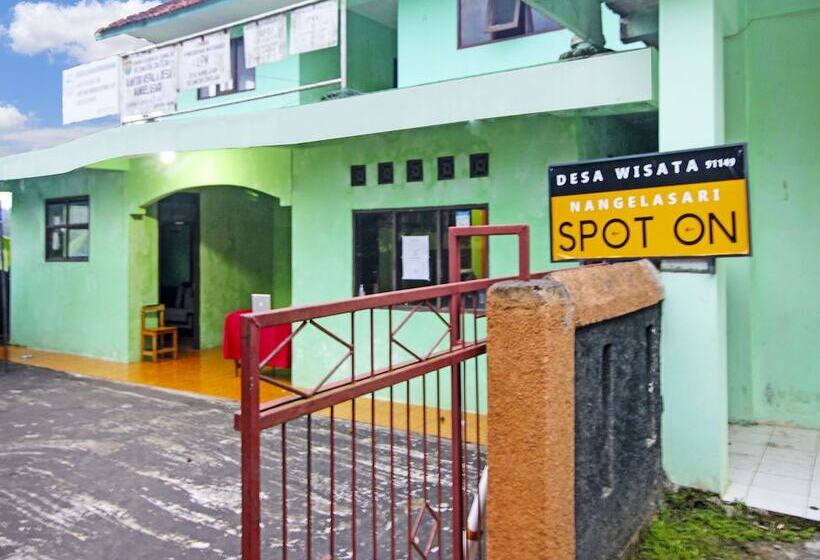 هتل Oyo Homes 91149 Desa Wisata Nangelasari