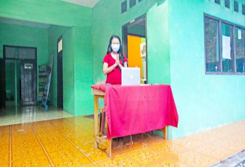 هتل Oyo Homes 91149 Desa Wisata Nangelasari