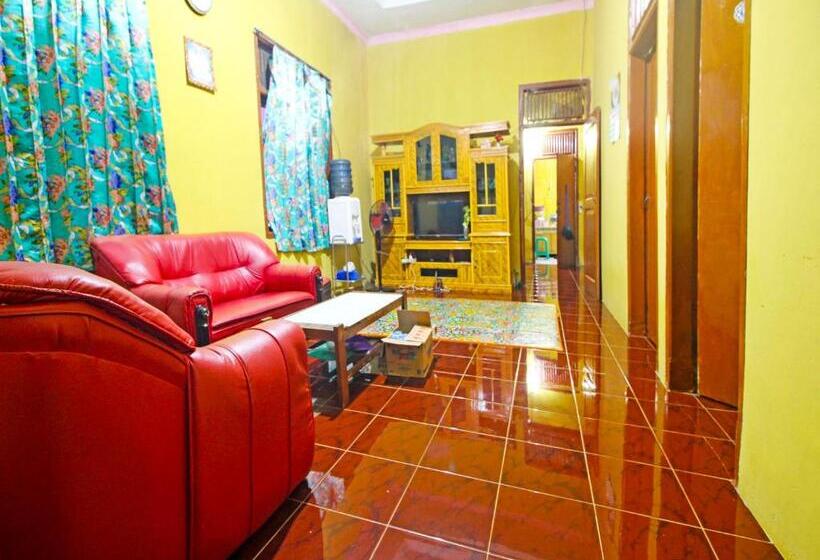 هتل Oyo Homes 91149 Desa Wisata Nangelasari