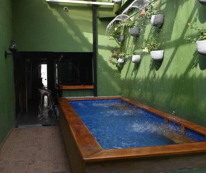 ペンション Hostal Seven Nights Cartagena