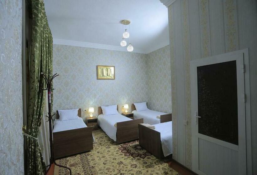 פנסיון Royal Lux Guest House