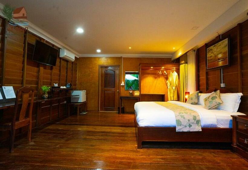 استراحتگاه Lodge Moni Essara Kampot