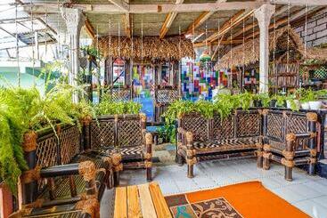 هتل Oyo Homes 91103 Desa Wisata Lembah Gunung Tumpeng