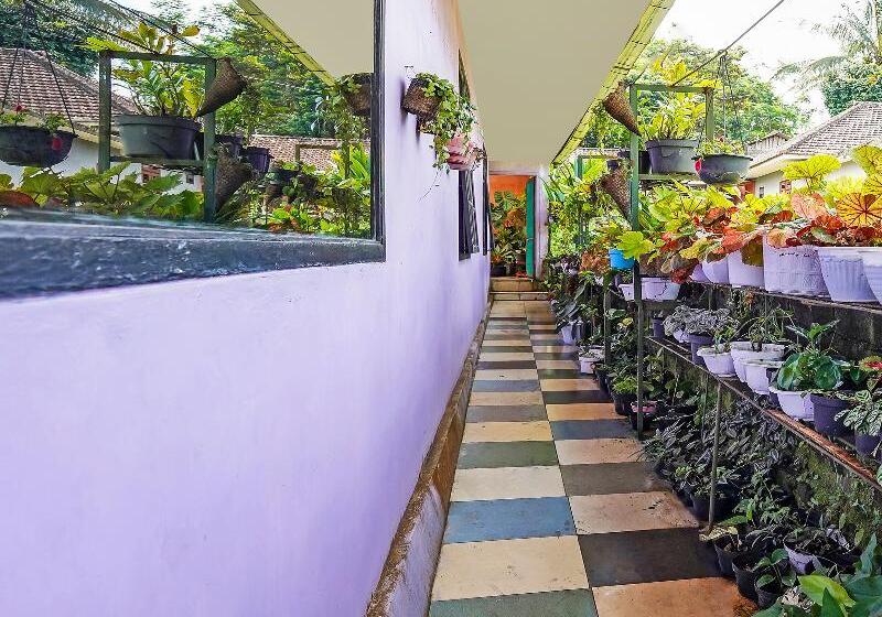 هتل Oyo Homes 91103 Desa Wisata Lembah Gunung Tumpeng