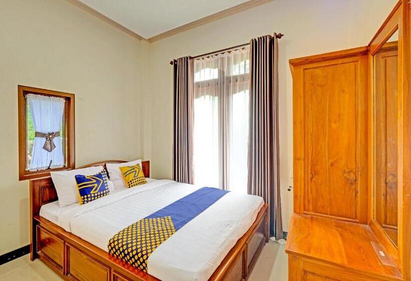 ホテル Spot On 91095 Desa Wisata Conto