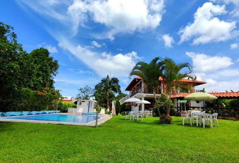 تختخواب و صبحانه Campestre Amathea