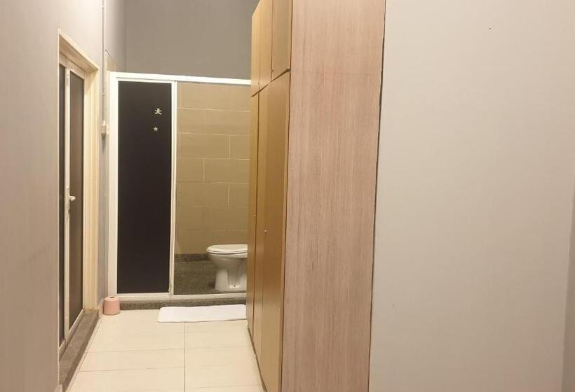 Holiday Hostel Klcc