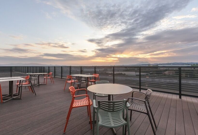 هتل Holiday Inn Barcelona   Sant Cugat, An Ihg