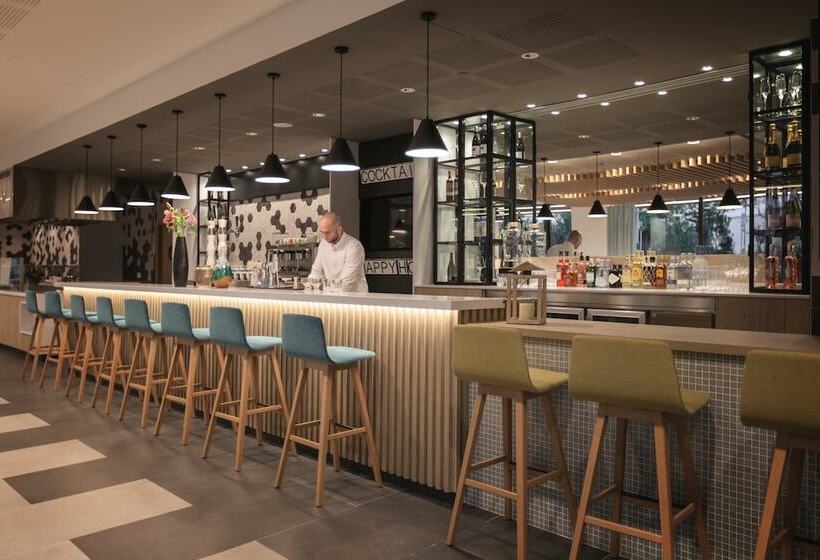 هتل Holiday Inn Barcelona   Sant Cugat, An Ihg