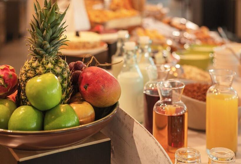 هتل Holiday Inn Barcelona   Sant Cugat, An Ihg