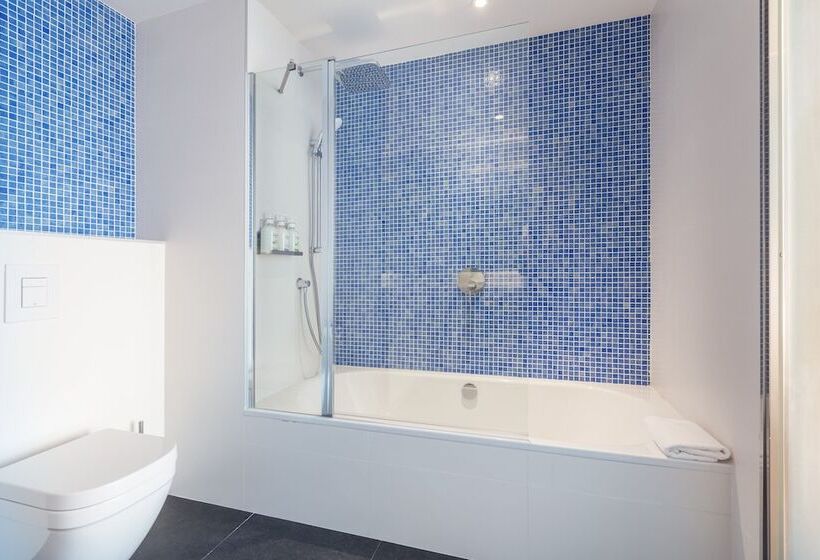 هتل Holiday Inn Barcelona   Sant Cugat, An Ihg