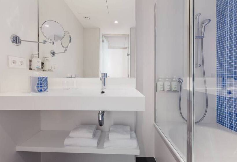 هتل Holiday Inn Barcelona   Sant Cugat, An Ihg