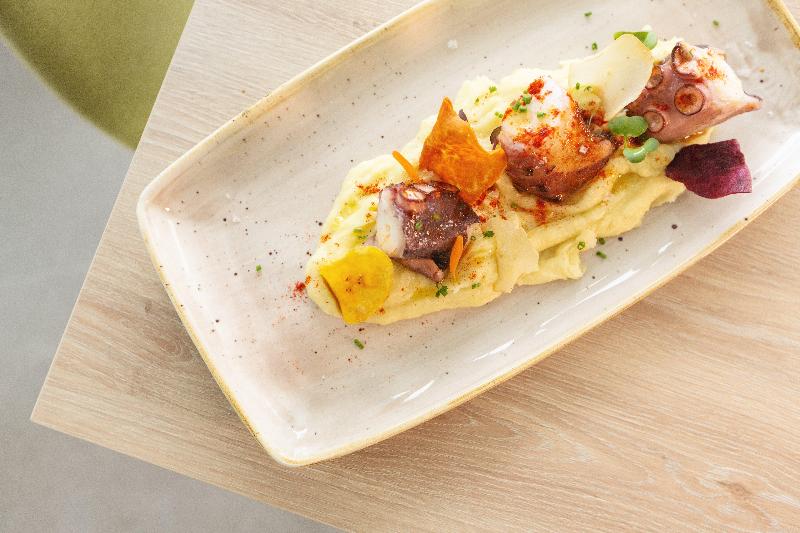 هتل Holiday Inn Barcelona   Sant Cugat, An Ihg