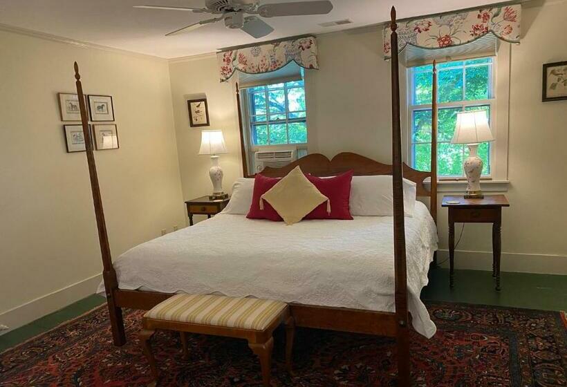 Отель Inn At Valley Farms