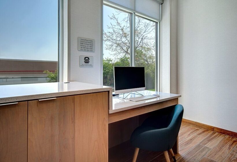 בית מלון כפרי Towneplace Suites By Marriott Cincinnati Airport South