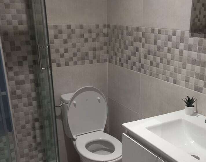 پانسیون Hostal Fuente Del Pino