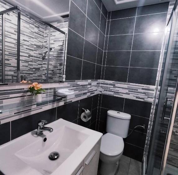 پانسیون Hostal Fuente Del Pino