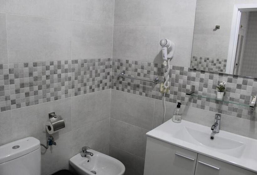 پانسیون Hostal Fuente Del Pino
