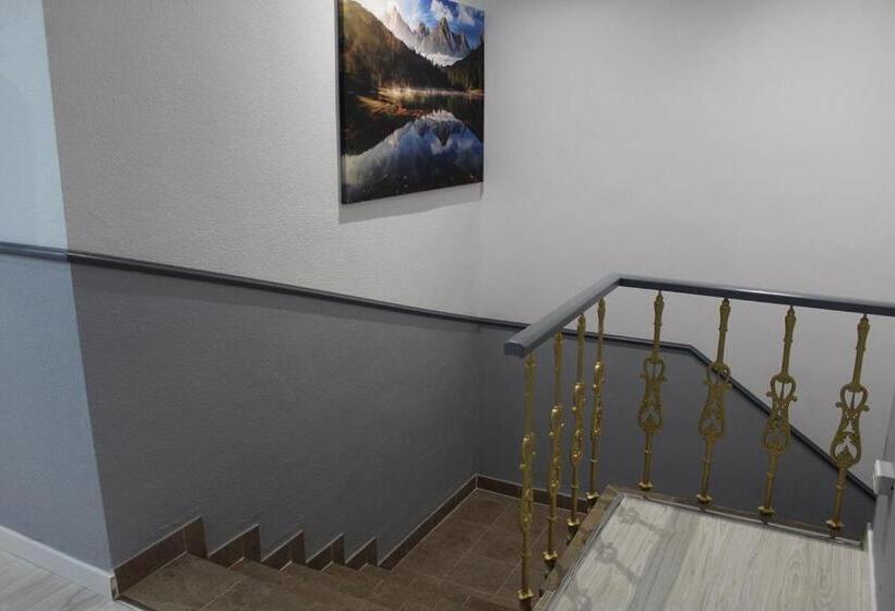 پانسیون Hostal Fuente Del Pino