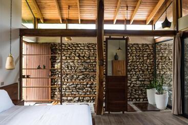 Thea Resort & Retreats Santa Teresa