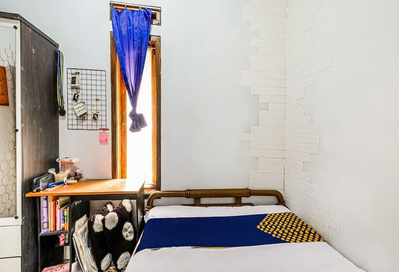 هتل Spot On 91067 Desa Wisata Santanamekar