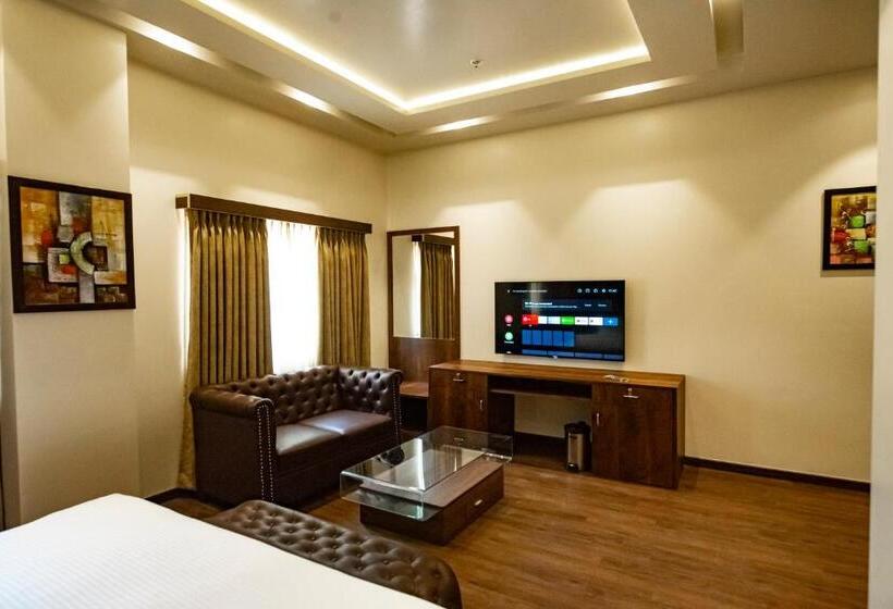 The Royal Palace Hotel 400703
