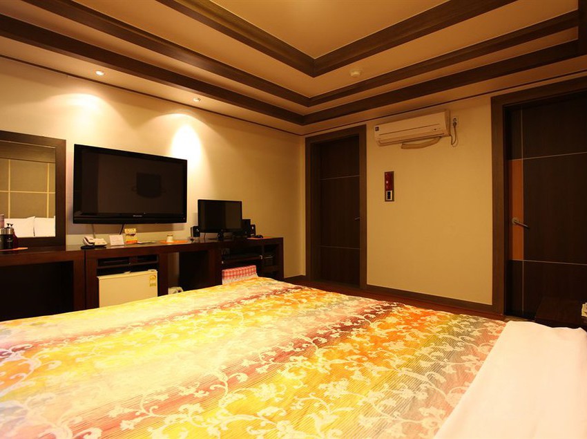Мотель Charmant Hotel Suwon