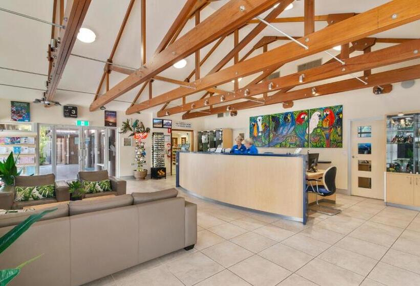 בית מלון כפרי Ashmore Palms Holiday Village
