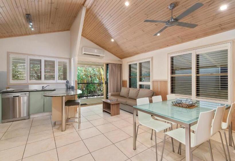 בית מלון כפרי Ashmore Palms Holiday Village