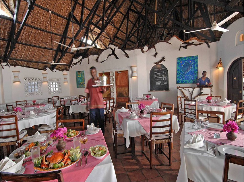 هتل Driftwood Beach Club